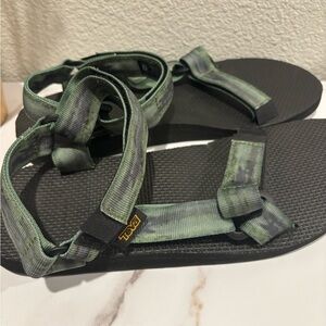 Teva Men's Black and Green Strapped Sandals